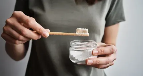 Baking Soda and Teeth whitening